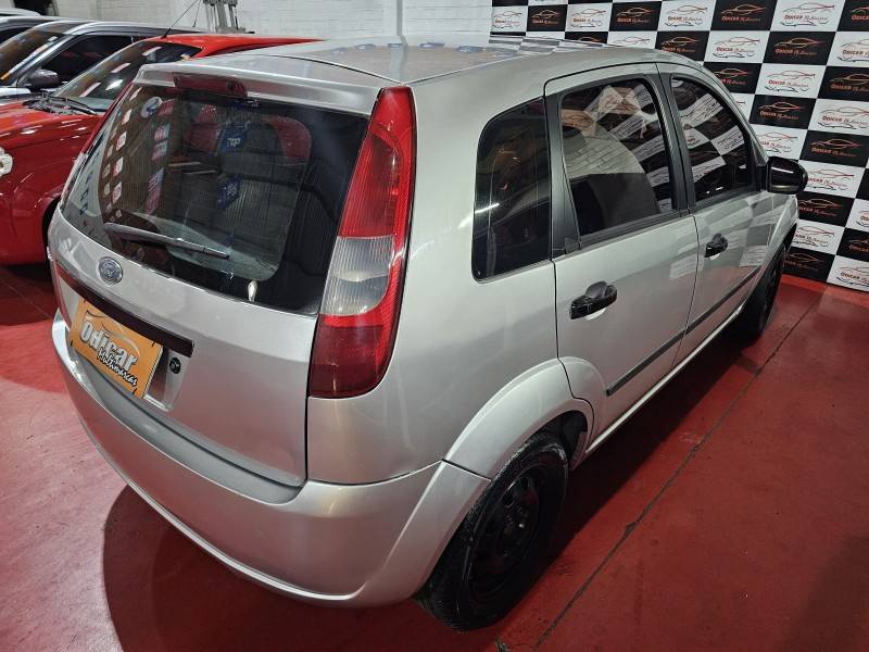 FORD - FIESTA - 2005/2005 - Prata - R$ 18.900,00