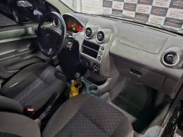 FORD - FIESTA - 2006/2007 - Preta - R$ 22.900,00