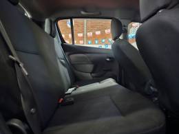 RENAULT - SANDERO - 2015/2016 - Prata - R$ 39.900,00