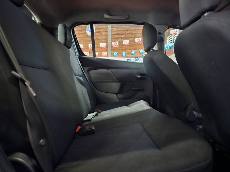 RENAULT - SANDERO - 2015/2016 - Prata - R$ 39.900,00