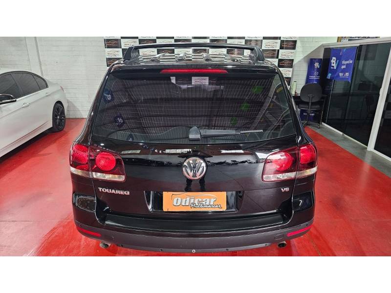 VOLKSWAGEN - TOUAREG - 2008/2009 - Preta - R$ 48.900,00