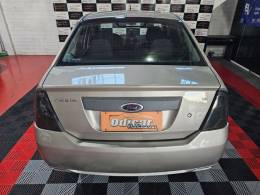 FORD - FIESTA - 2011/2012 - Prata - R$ 32.900,00