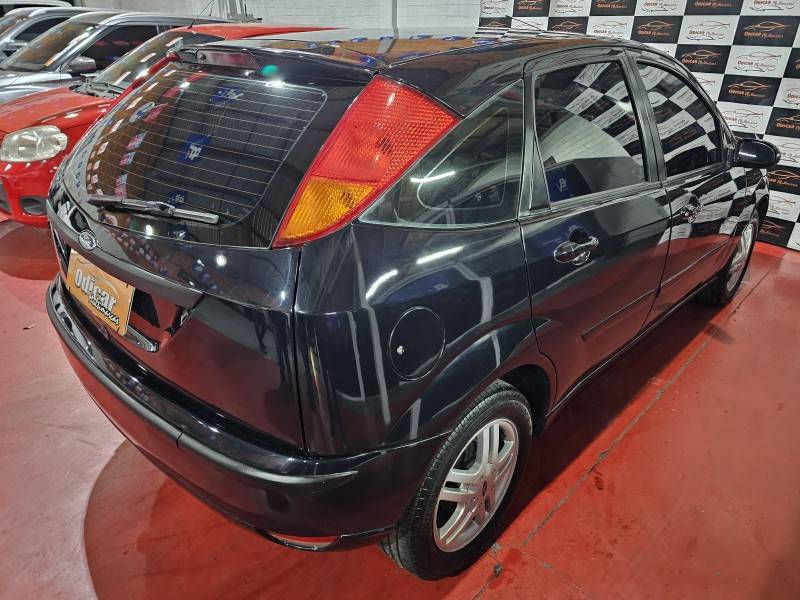 FORD - FOCUS - 2007/2008 - Preta - R$ 28.900,00