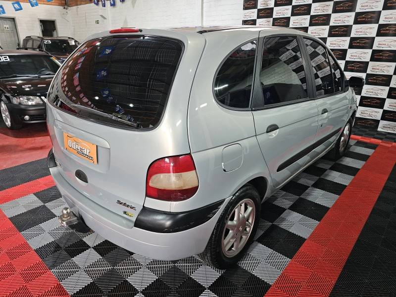 RENAULT - SCÉNIC - 2003/2003 - Prata - R$ 15.900,00