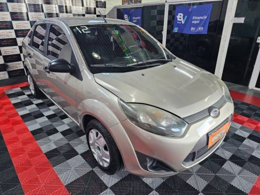 FORD - FIESTA - 2011/2012 - Prata - R$ 32.900,00