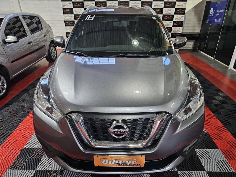 NISSAN - KICKS - 2017/2018 - Cinza - R$ 82.900,00