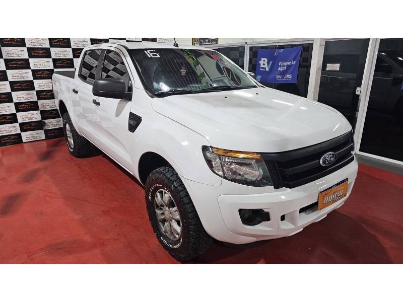FORD - RANGER - 2015/2016 - Branca - R$ 118.900,00