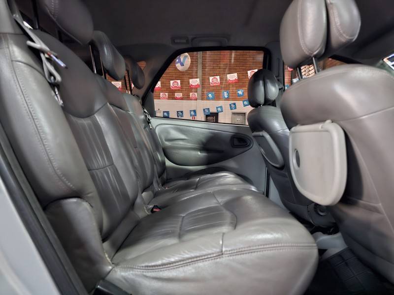 RENAULT - SCÉNIC - 2003/2003 - Prata - R$ 15.900,00