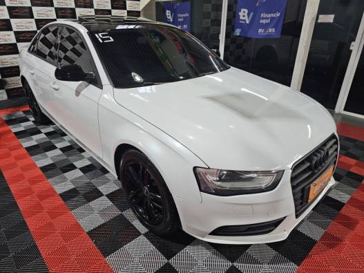 AUDI - A4 - 2014/2015 - Branca - R$ 85.900,00