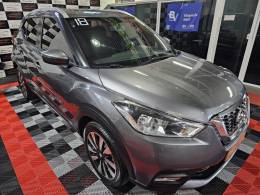 NISSAN - KICKS - 2017/2018 - Cinza - R$ 82.900,00