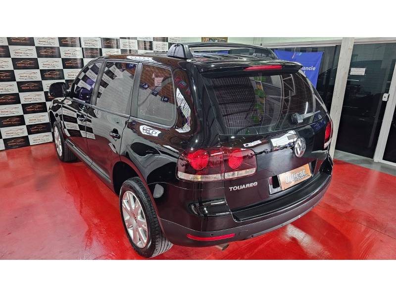 VOLKSWAGEN - TOUAREG - 2008/2009 - Preta - R$ 48.900,00