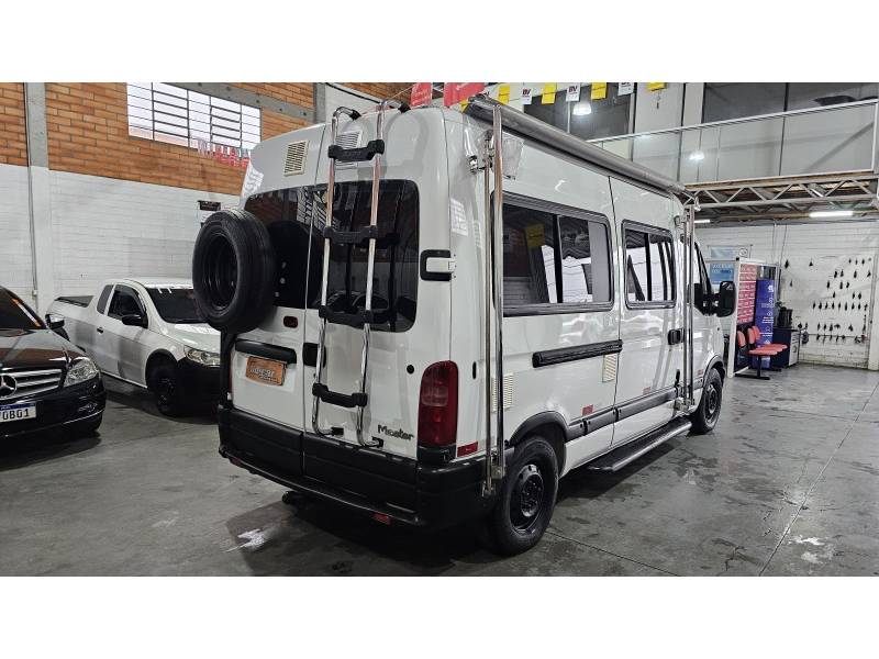 RENAULT - MASTER - 2005/2005 - Branca - R$ 199.900,00