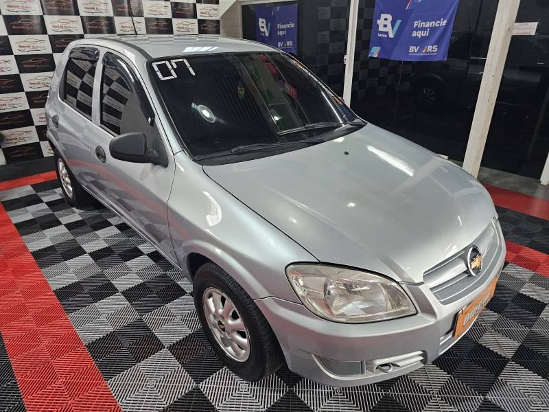 CHEVROLET - CELTA - 2006/2007 - Prata - R$ 20.900,00