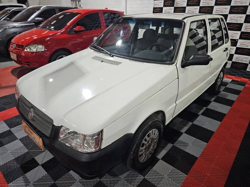 FIAT - UNO - 2005/2005 - Branca - R$ 17.900,00