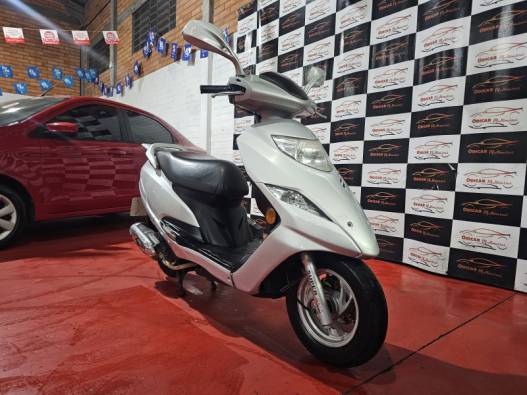 SUZUKI - BURGMAN - 2012/2013 - Prata - R$ 9.900,00