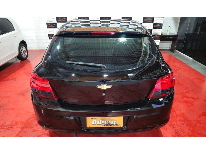 CHEVROLET - ONIX - 2014/2015 - Preta - R$ 55.900,00