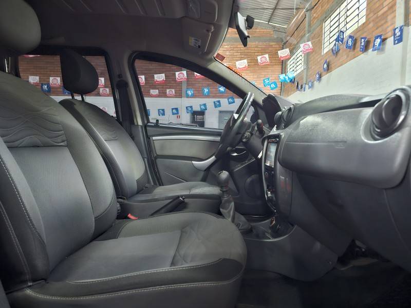 RENAULT - DUSTER - 2011/2012 - Prata - R$ 52.900,00