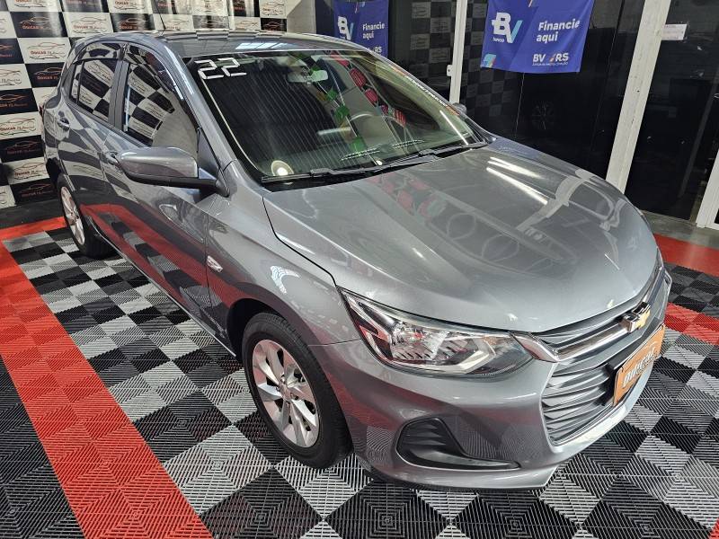 CHEVROLET - ONIX - 2022/2022 - Cinza - R$ 72.900,00