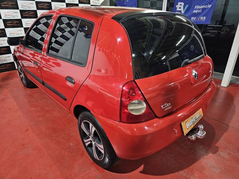 RENAULT - CLIO - 2007/2008 - Vermelha - R$ 19.900,00