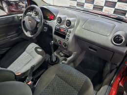 FORD - FIESTA - 2005/2005 - Vermelha - R$ 21.900,00