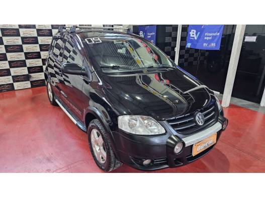 VOLKSWAGEN - CROSSFOX - 2008/2009 - Preta - R$ 35.900,00