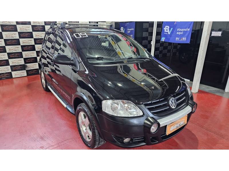 VOLKSWAGEN - CROSSFOX - 2008/2009 - Preta - R$ 35.900,00