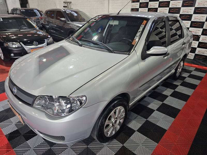 FIAT - SIENA - 2008/2009 - Prata - R$ 24.900,00