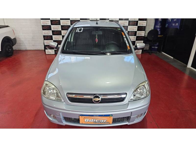 CHEVROLET - CORSA - 2010/2010 - Prata - R$ 28.900,00