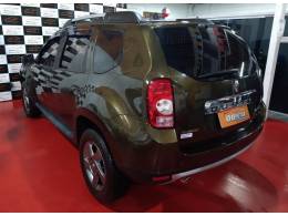 RENAULT - DUSTER - 2013/2014 - Verde - R$ 60.900,00