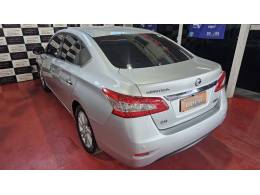 NISSAN - SENTRA - 2014/2015 - Prata - R$ 56.900,00