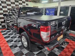 FORD - RANGER - 2012/2013 - Preta - R$ 105.900,00