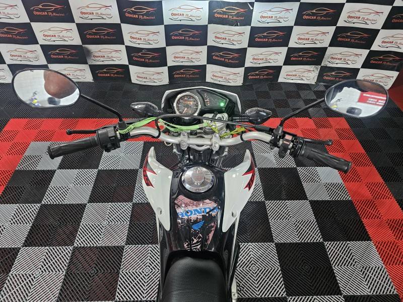 HONDA - NXR 150 - 2014/2014 - Branca - R$ 14.900,00
