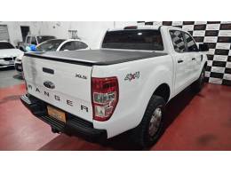FORD - RANGER - 2015/2016 - Branca - R$ 118.900,00