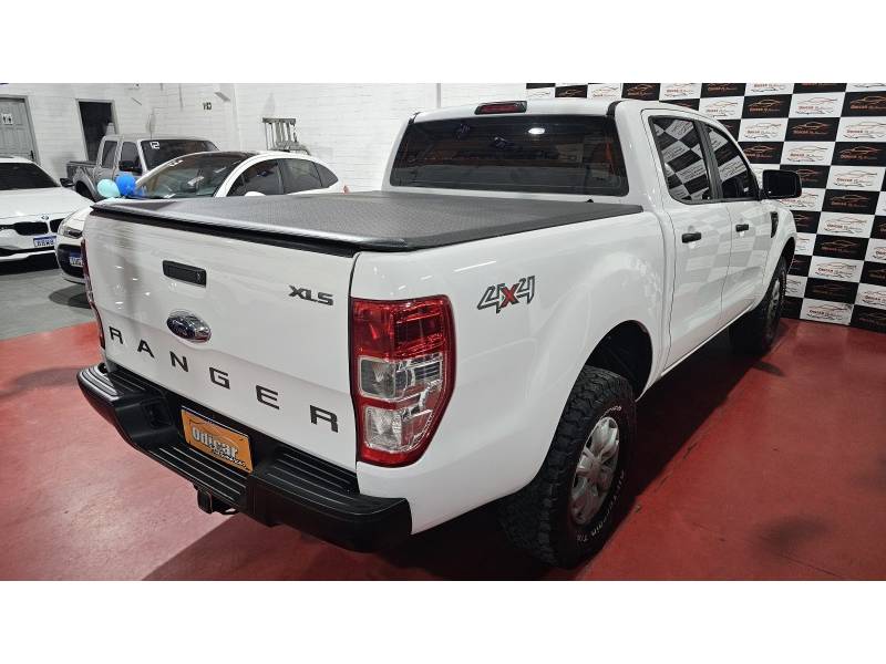 FORD - RANGER - 2015/2016 - Branca - R$ 118.900,00