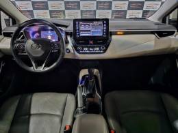 TOYOTA - COROLLA - 2021/2022 - Prata - R$ 138.900,00