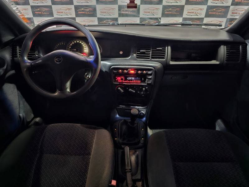 CHEVROLET - VECTRA - 1997/1998 - Branca - R$ 19.900,00