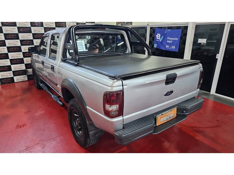 FORD - RANGER - 2004/2005 - Prata - R$ 61.900,00