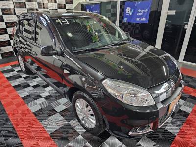 RENAULT - SANDERO - 2012/2013 - Preta - R$ 39.900,00