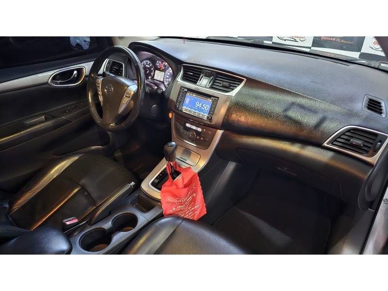 NISSAN - SENTRA - 2014/2015 - Prata - R$ 56.900,00