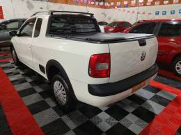 VOLKSWAGEN - SAVEIRO - 2013/2014 - Branca - R$ 49.900,00