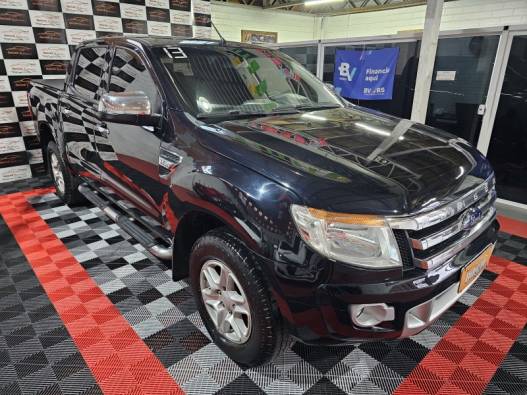 FORD - RANGER - 2012/2013 - Preta - R$ 105.900,00