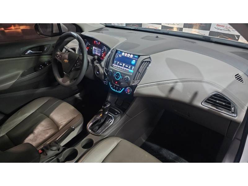 CHEVROLET - CRUZE - 2016/2017 - Branca - R$ 86.900,00