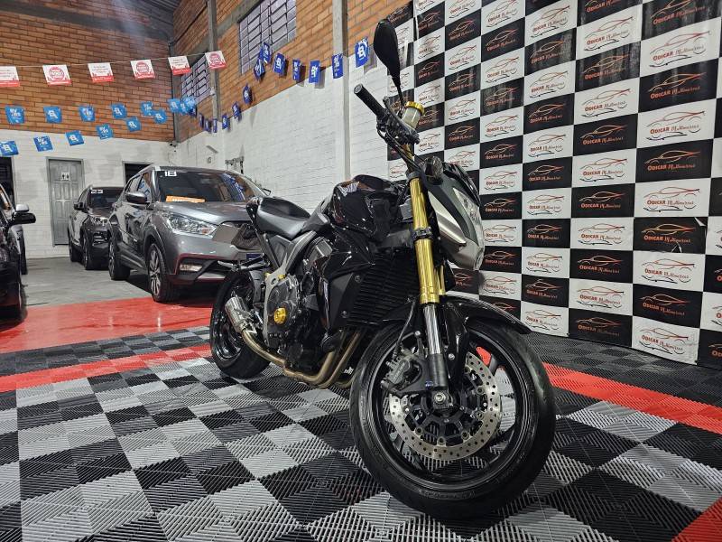 HONDA - CB 1000R - 2011/2012 - Preta - Sob Consulta