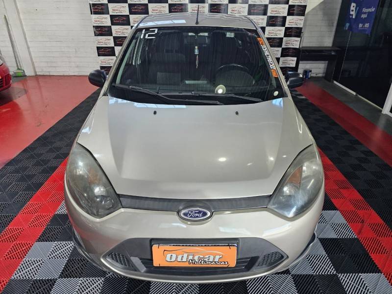 FORD - FIESTA - 2011/2012 - Prata - R$ 32.900,00
