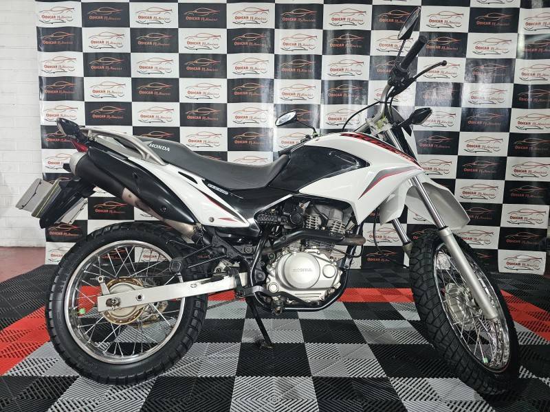 HONDA - NXR 150 - 2014/2014 - Branca - R$ 14.900,00