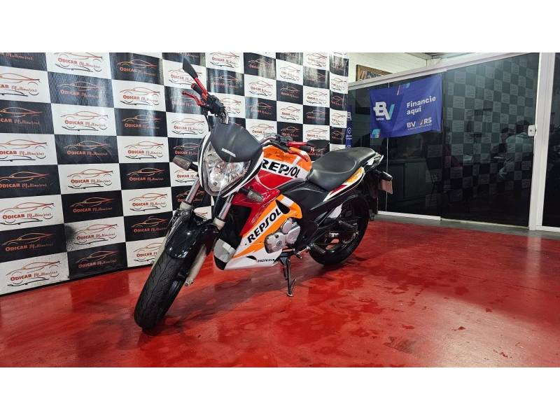 HONDA - CB 300R - 2014/2014 - Branca - R$ 16.900,00