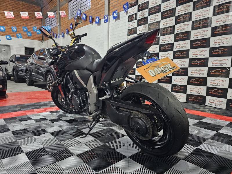 HONDA - CB 1000R - 2011/2012 - Preta - Sob Consulta