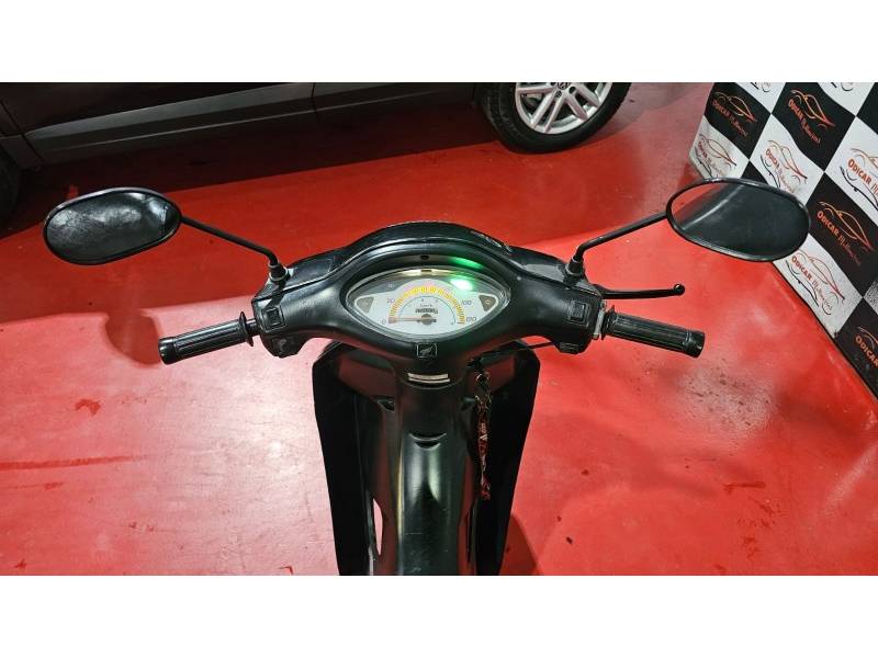HONDA - BIZ 100 - 2001/2001 - Preta - R$ 5.900,00