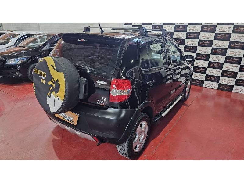 VOLKSWAGEN - CROSSFOX - 2008/2009 - Preta - R$ 35.900,00