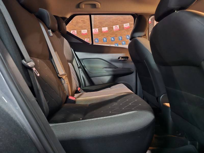 NISSAN - KICKS - 2017/2018 - Cinza - R$ 82.900,00